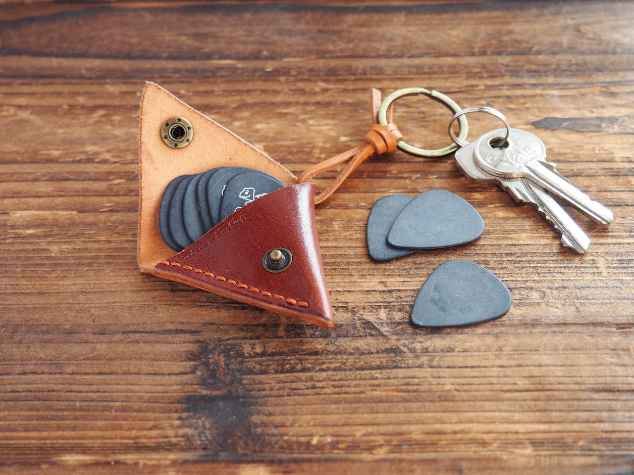 Personalized Leather Folded Guitar Pick Holder Keychain #Whiskey Brown | Handmade Leather Goods | Personalized Gifts | ES Corner