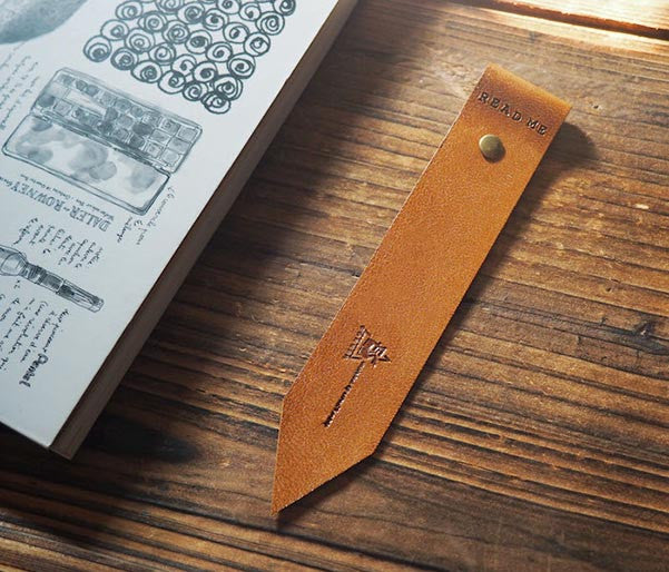 ES Corner Handmade Leather Bookmarks with Read Me Bookmark Brown Main Shot