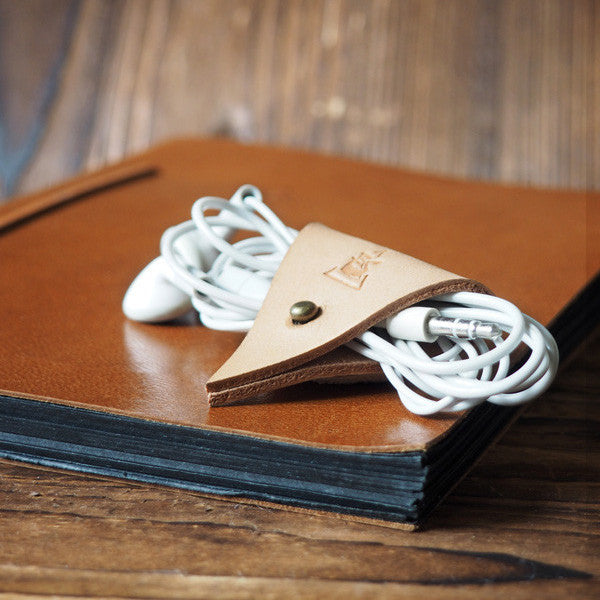ES Corner Leather Cord Holder Cord Organizer Earphone Headphones keeper Natural Nude color