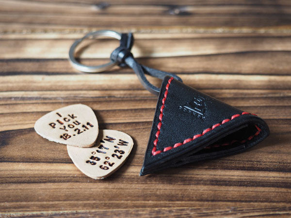 ES Corner Handmade Leather Guitar Pick Case keychain Pick Holder Personalized with Leather Pick Black with Red thread