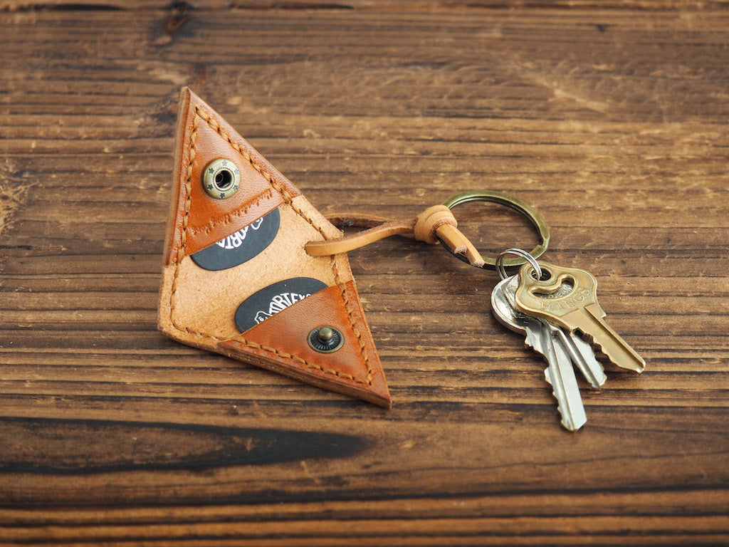 Personalized Leather Guitar Pick Holder Keychain #Honey Brown | Handmade Leather Goods | Personalized Gifts | ES Corner
