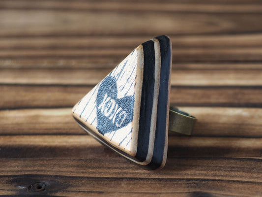 ES Corner Handmade XOXO Leather Ring Hugs and Kisses Triangle shape Special Acronym gifts Black