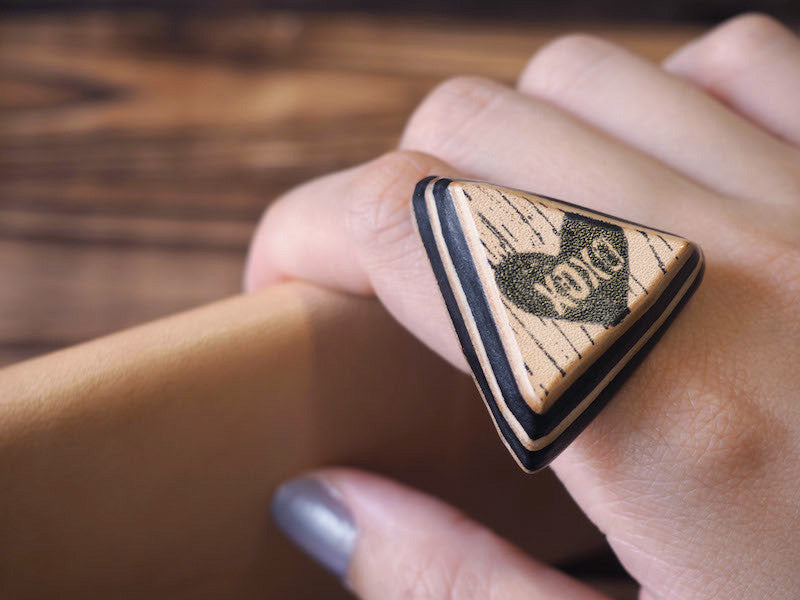 ES Corner Handmade Triangle Layers Leather Ring with XOXO Texting Abbreviation Black