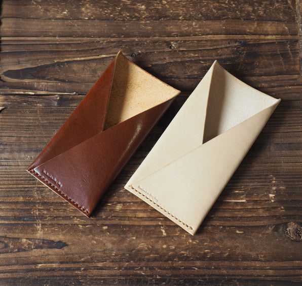 ES Corner Vegetable tanned Leather iPhone Case Whiskey Brown Natural Nude color options Minimal Style