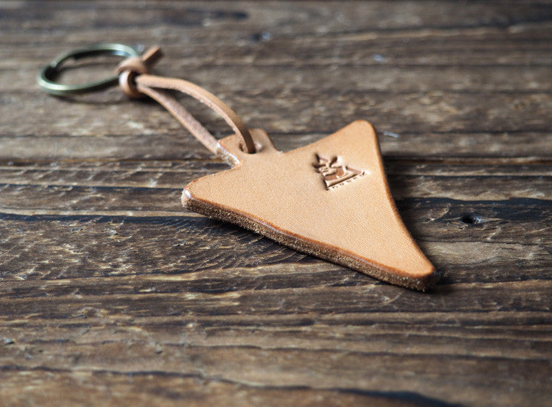 ES Corner Handmade Leather Triangle Keychain Natural Nude Keyring