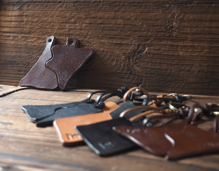 ES Corner Leather Keychain Simple design Minimalist Style Brown Black
